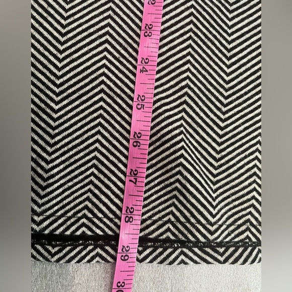 [L]Armani Collezioni Black/White Herringbone wool Blend Pullover Sweater Toggle - Picture 6 of 10